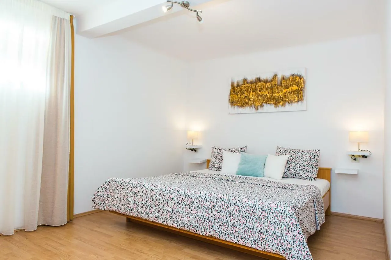 Mirjana Apartment Split